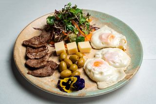 Proteinski doručak sa biftekom