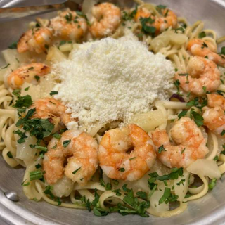 Linguini com Camarão ao Alho e Azeite