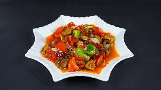 Тонко нарезанное филе говядины в пикантном соусе