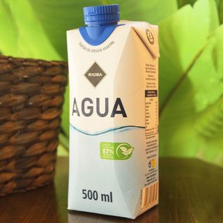 Agua en cartón 
