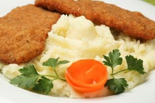 Snitel de porc cu piure