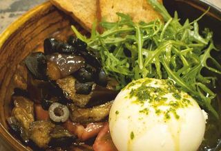 Домашна салата с бурата (380г)