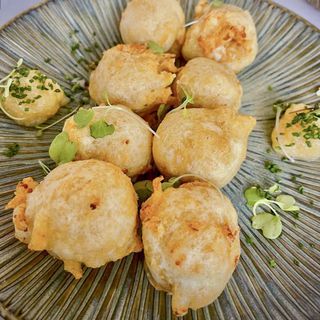 Buñuelos Cremosos De Queso (4 Uds.)