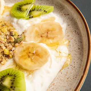 Cashta cu banane, fistic si miere