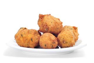 Bolas de pollo frito