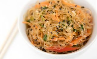 32 Spaghetti di soia con verdure