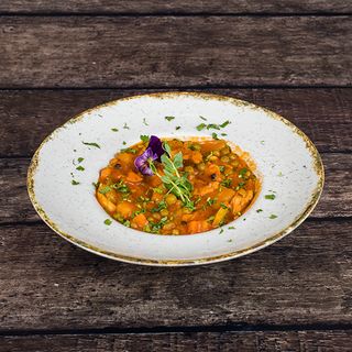 TOCANITA DE SOIA CU LEGUME SI SOS DE ROSII