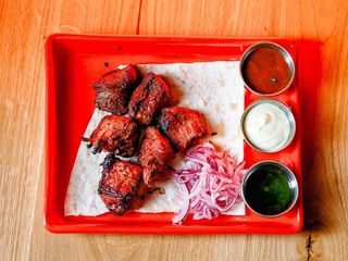 Шашлик з телятини (300/50/50/50g)