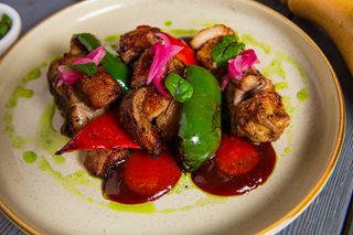 Баранья грудинка по-деревенски с болгарским перцем в соусе BBQ (400г)