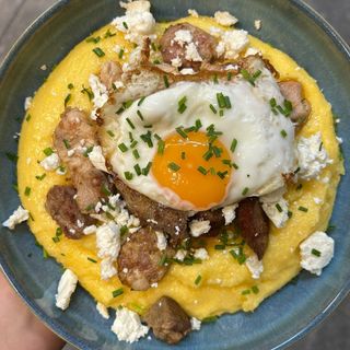 Tocanita Moldoveneasca cu Mamaliguta , ou ochi & Telemea Rasa