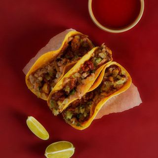 3 Tacos de Chili con Carne