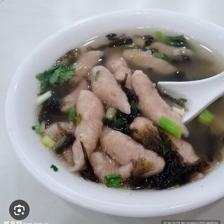 Zuppa con polpette di carne