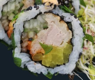 Uramaki z kurczakiem w tempurze - NOWOŚĆ!