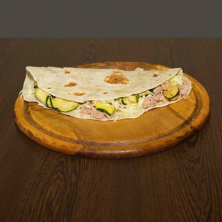 Tonno mozzarella zucchine grigliate salsa tonnata