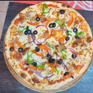 Pizza Con Durum Y Plato Kebab