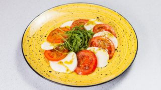 Caprese salata
