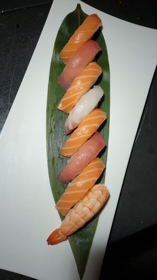 29. Sushi misto - 8 pezzi