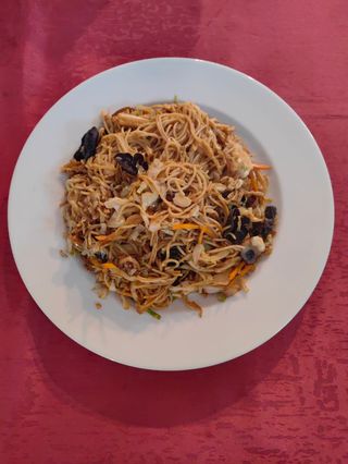 131. Пържени спагети със зеленчуци и яйца (700гр)