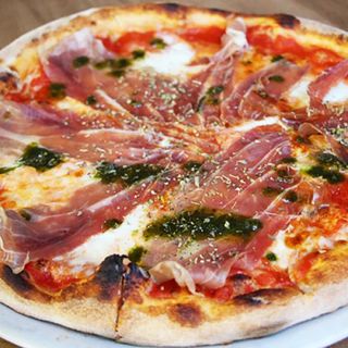 Pizza Especial Bufalina Serrano