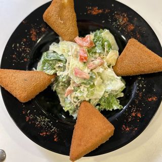 Crispy salata sa sirom