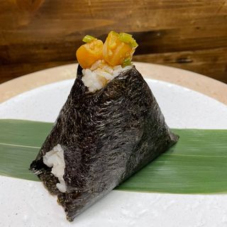 Onigiri de Pez Mantequilla y wasabi