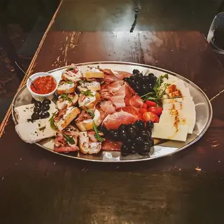 Meze Gusan