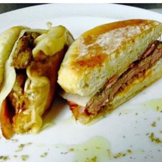 Prego á mesa no porto 