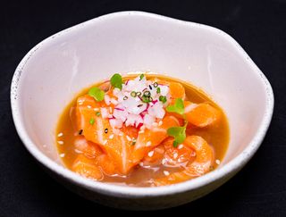 173. Sashimi De Tiras De Salmón