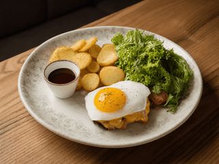 Біфштекс з яйцем (320g)