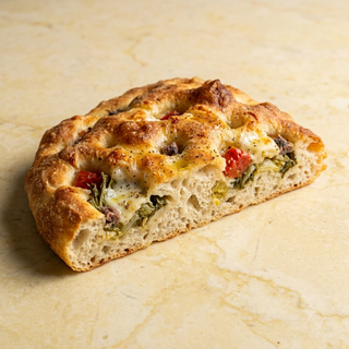 Focaccia tradizionale con tuma