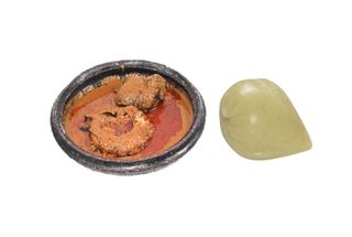 1 Boule de Placali + Sauce Graine