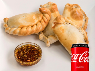 COMBO 3 Empanadas  a elección + 1 refresco
