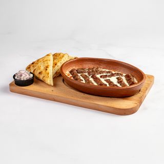 10 Ćevapa u krem sosu sa kajmakom