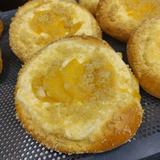 Drożdżówka z mascarpone i brzoskwinią