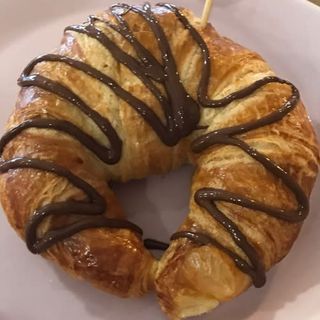 Croissant Relleno Salsa