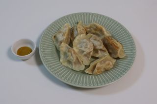 Knedle sa govedinom u tiganju 8 komada