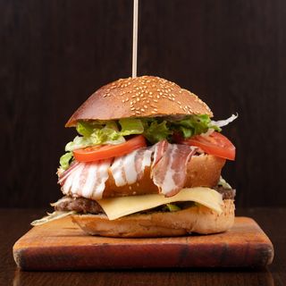 Doubletrouble špeksi cheeseburger