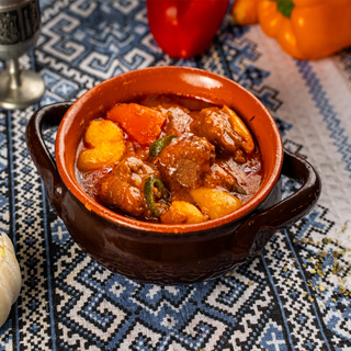 Gulas de vita gatit autentic la ceaun