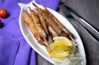 Мойва на шпажках