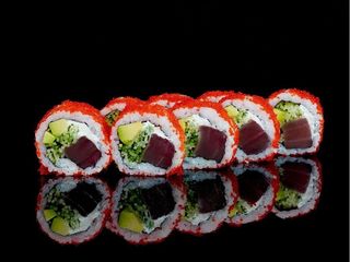 California z tuńczykiem w tobiko 8 szt.
