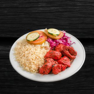 Tikka Con Arroz Y Ensalada