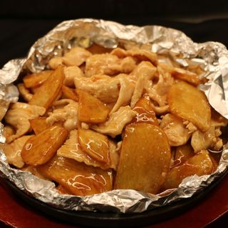 Pollo e patate alla piastra/铁板土豆鸡