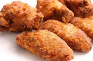 Alitas De Pollo Frito Con Salsa Barbacoa (5 Uds.)