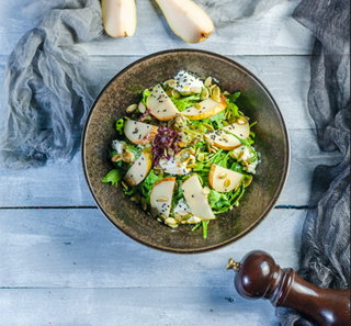 Salata cu rucola si cascaval de capra