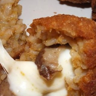 Supplì con porcini e taleggio