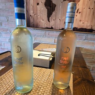 Botella De Vino Rosado Blush Pinot Grigio