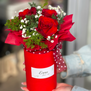 Flower box XS sa crvenim ruzama 