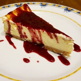 Tarta de queso casera con arándanos