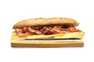 Montadito de bacon y queso