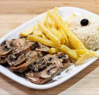 Bifinhos Frango Cogumelos Guarnecidos